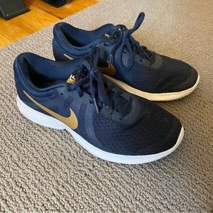 Nike Revolution 4 Women's Running Shoe size 8